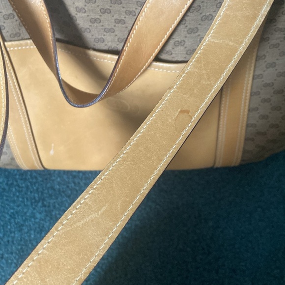 AUTHENTIC ✅vintage GUCCI bag 💼 some stains but in good condition. - Picture 4 of 10